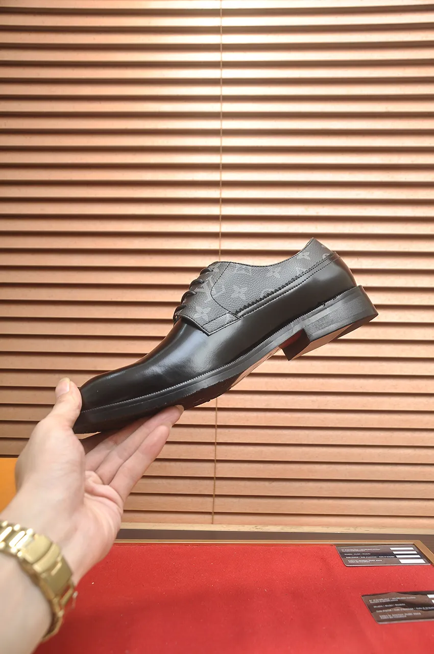 Men's men's shoes 💰500💶 [LV] (original single cowhide lining) 🍀LV's latest genuine leather business suit shoes are launched simultaneously on the official website. The first-layer cowhide imported from Italy is made of heavy gold, 💥official website 1:1 rubber outsole. Versatile to wear, high-end without losing class, and the color combination is extraordinary. This four-season style is alluring when worn on your feet, showing off your big-name flair. Standard code 38-45 (45 customized)